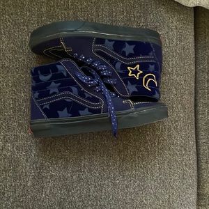 Disney Sorcerers Apprentice Mickey Mouse off the wall Vans. worn 3x can’t fit